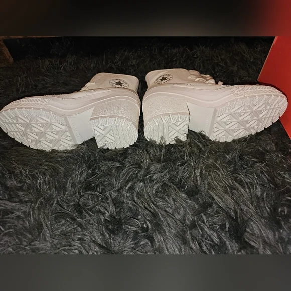 NWT Converse Chuck 70 Deluxe white leather high heeled sz 6.5 never worn - Picture 2 of 16